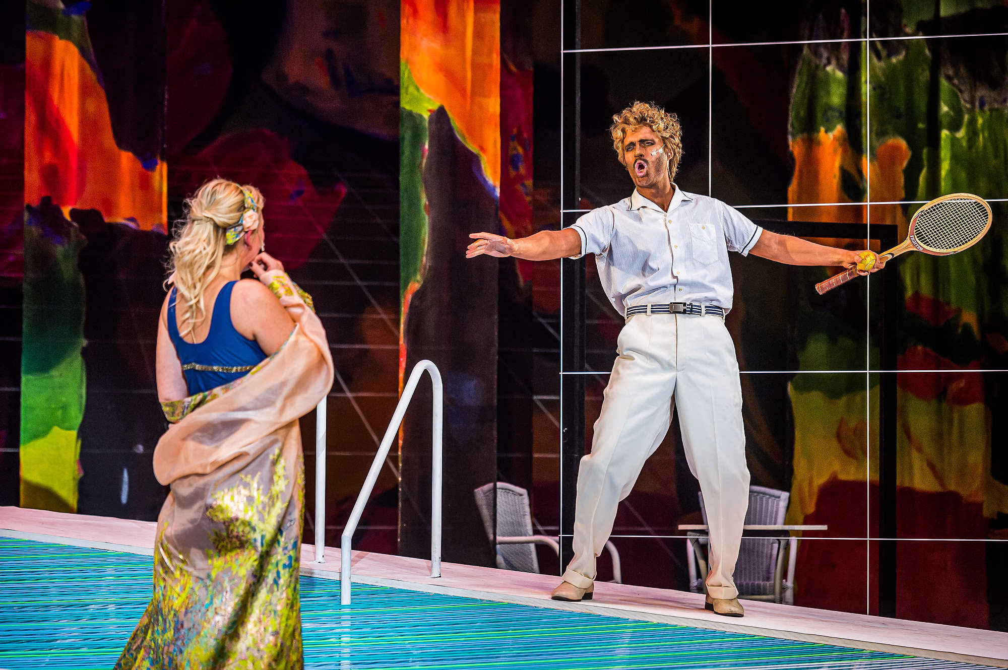 Noah Schaul in Die Fledermaus Szene