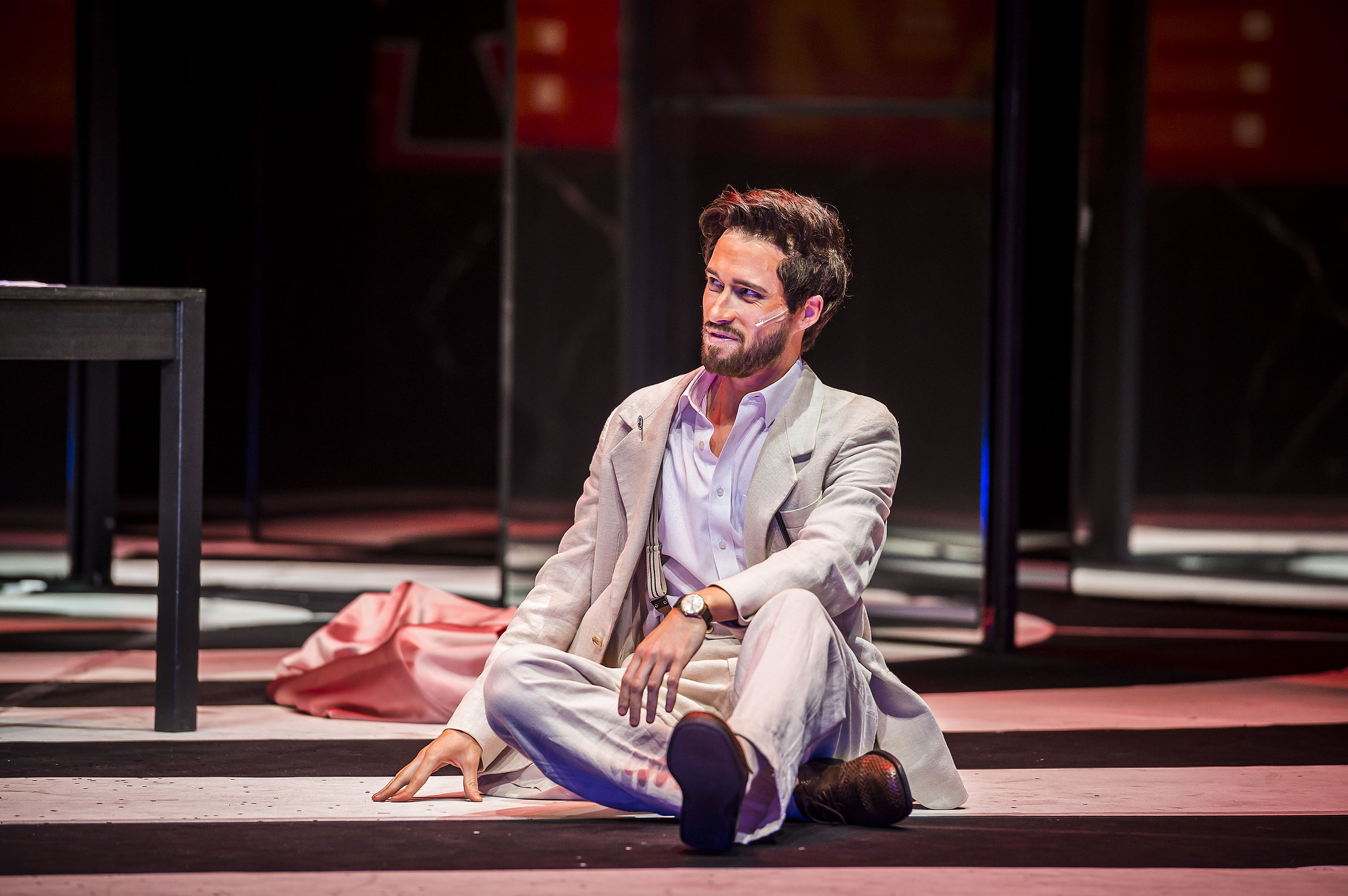 Noah Schaul in Die stumme Serenade